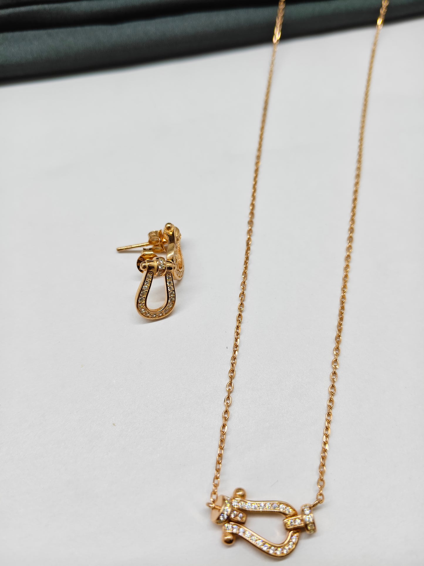 925 Silver Rose Gold Colour Horse Shoe Design Stone Necklace Set