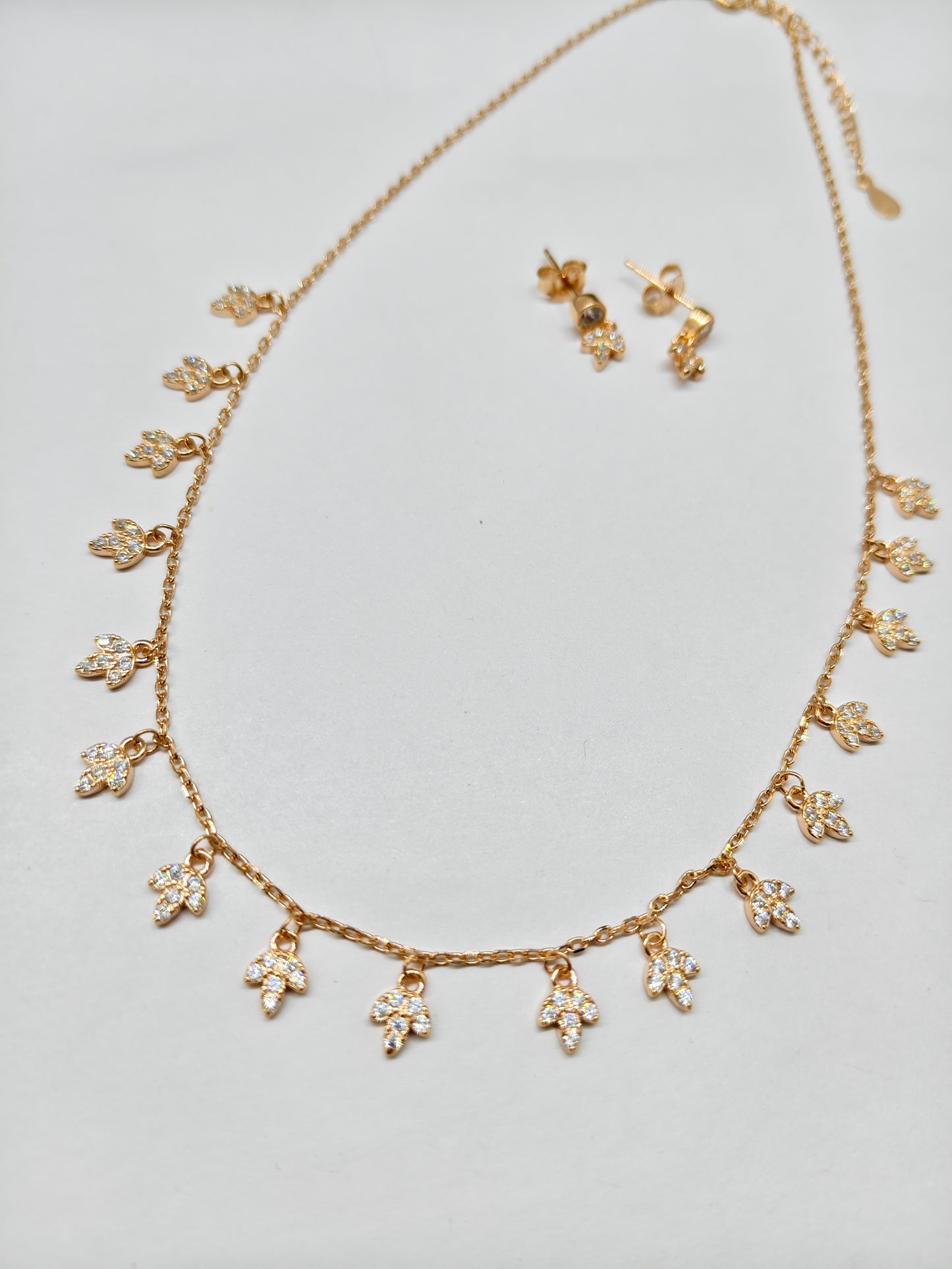 925 Silver Rose Gold Colour Flower Hanging Design Stone Necklace Set