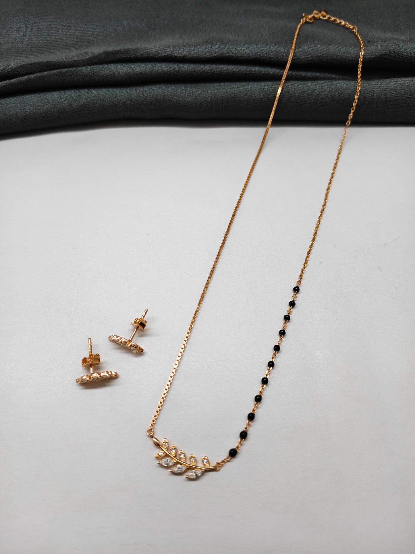 925 Silver Rose Gold Colour Leaf Design With Single Side Black Beads Set