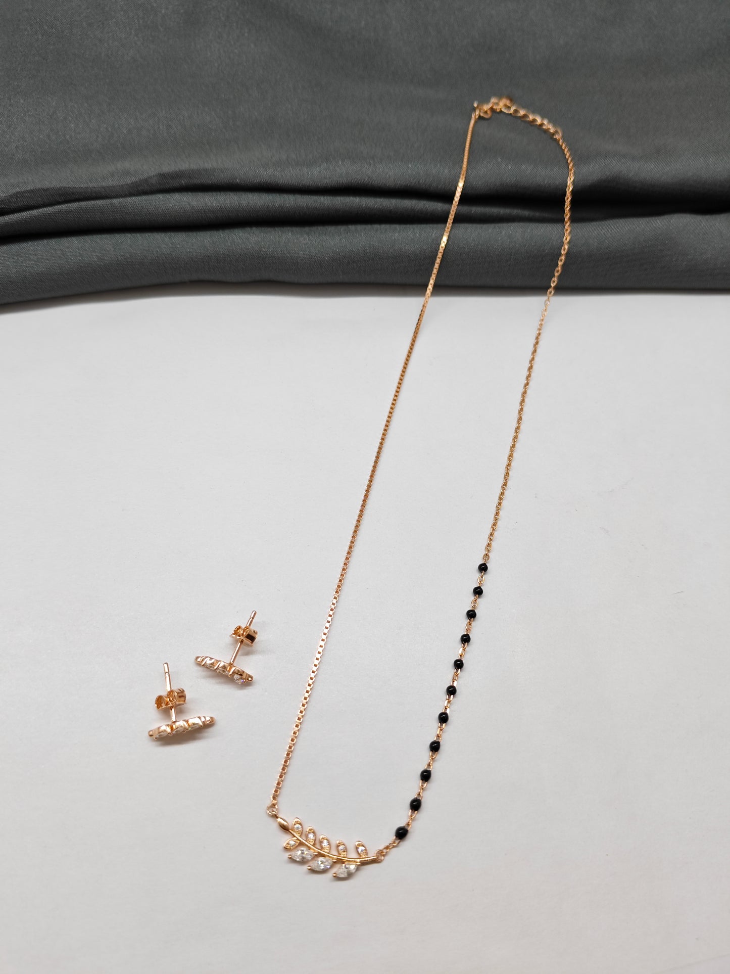 925 Silver Rose Gold Colour Leaf Design With Single Side Black Beads Set