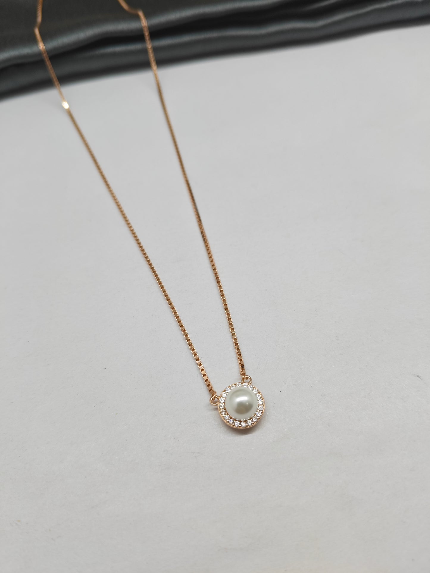 925 Silver Rose Gold Colour Pearl White Stone Design Chain Pendant