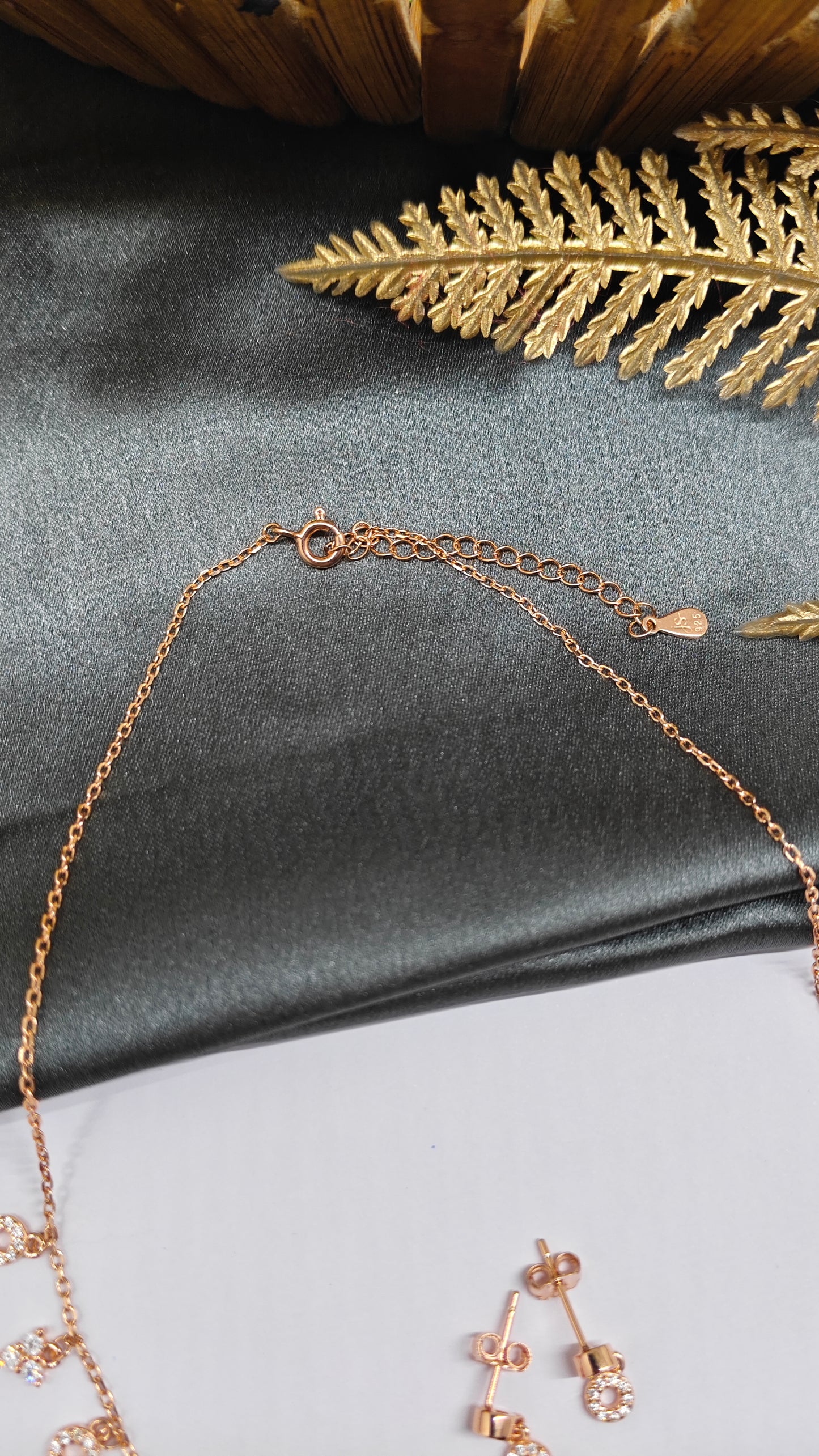 925 Silver Rose Gold Colour Round and Triangle Hanging Design Stone Necklace Set