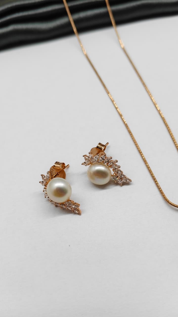 925 Silver Rose Gold Colour Pearl With White Stone Design Chain Pendant Set With Earrings