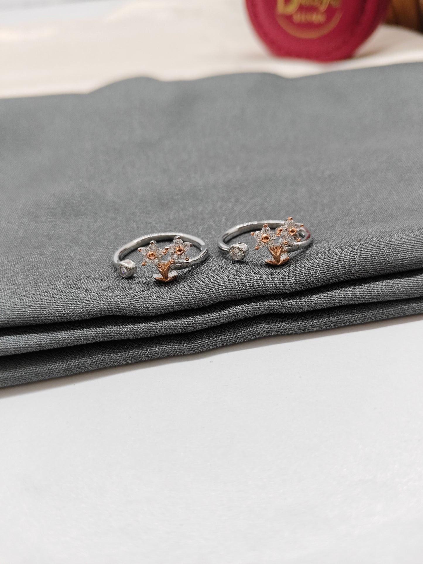 925 Silver Two Tone Rose With Silver Colour Double Tree Design Toe Rings