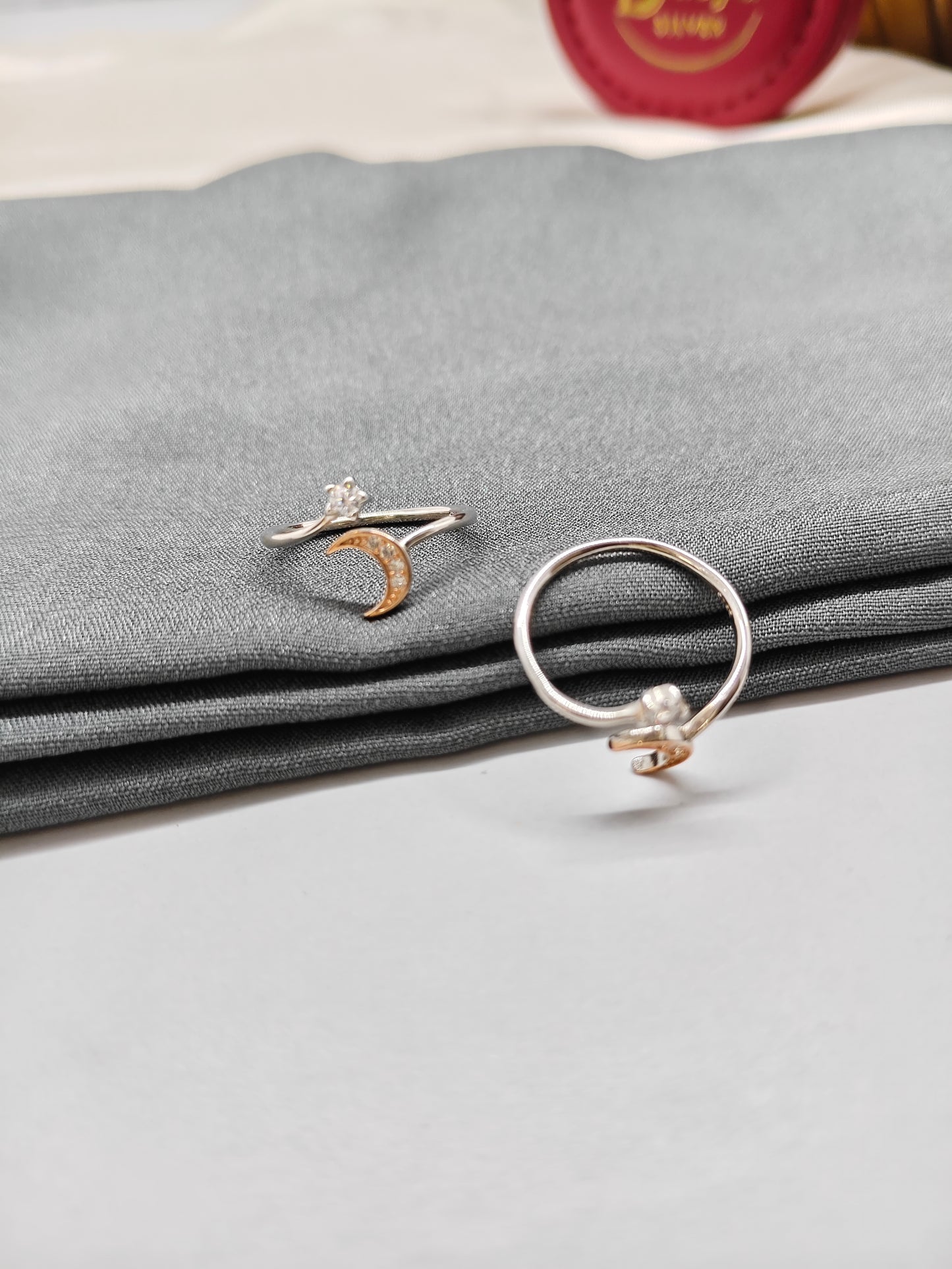 925 Silver Two Tone Rose With Silver Colour Moon And Star Design Toe Rings