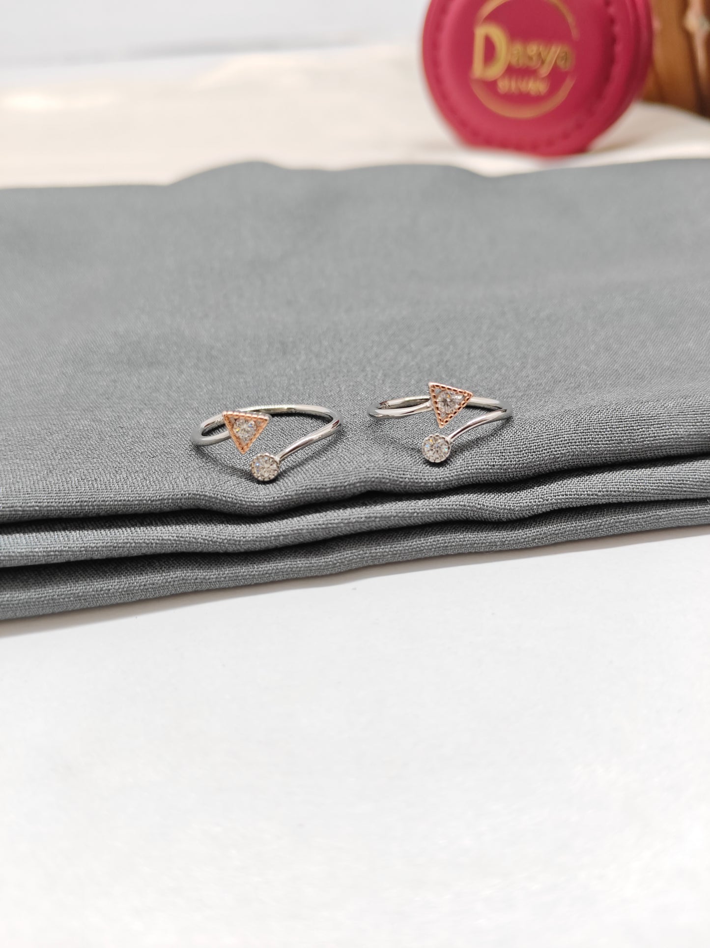 925 Silver Two Tone Rose With Silver Colour Single Arrow Design Toe Rings