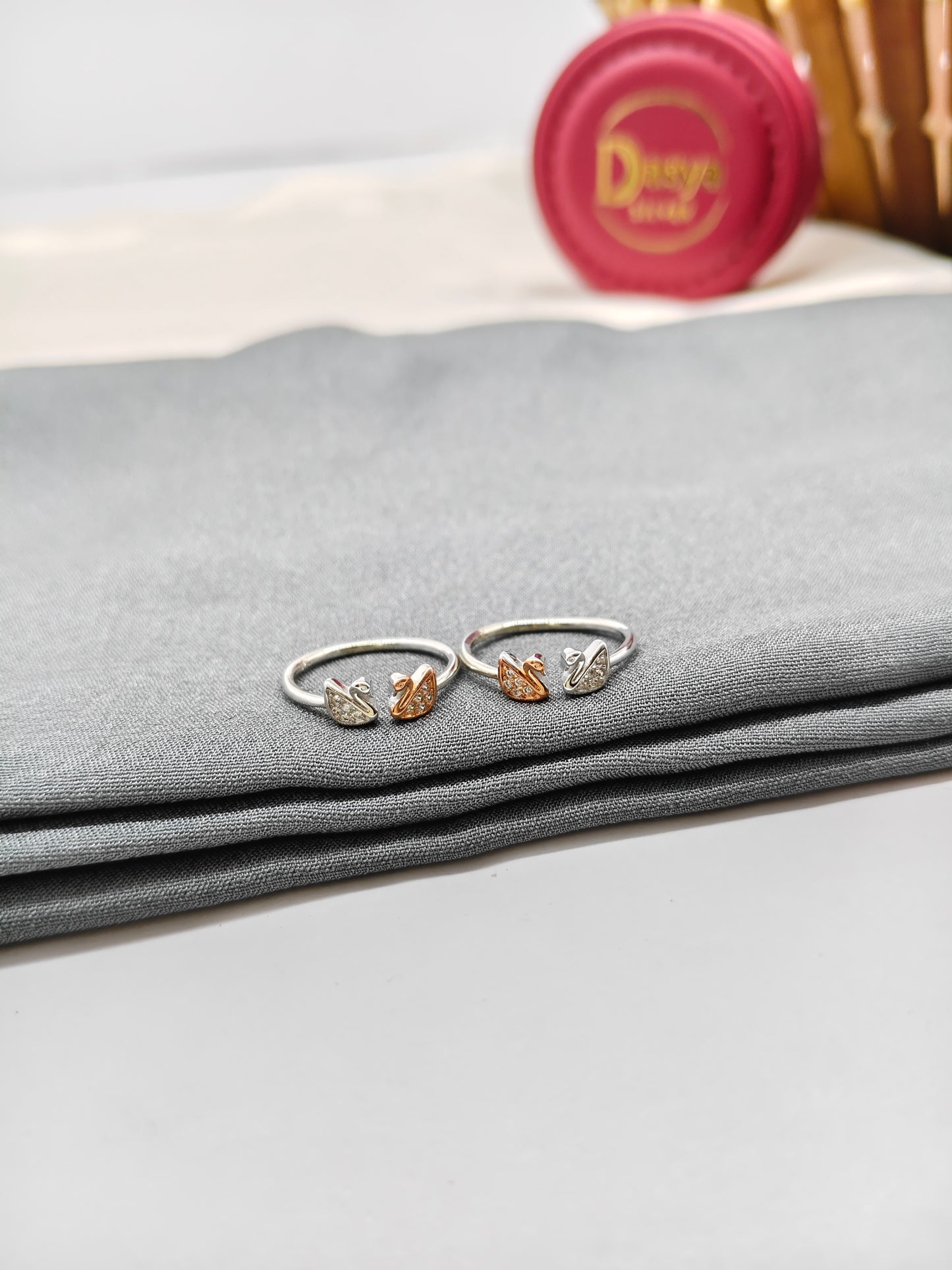 925 Silver Two Tone Rose With Silver Colour Swan Design Toe Rings