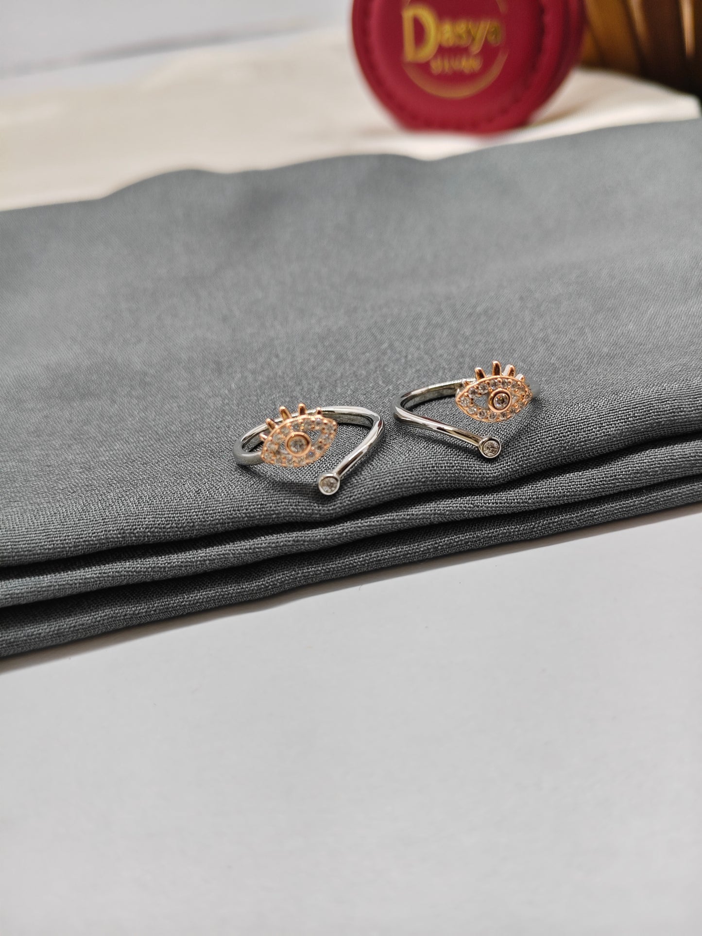 925 Silver Two Tone Rose With Silver Colour Eye Design Toe Rings