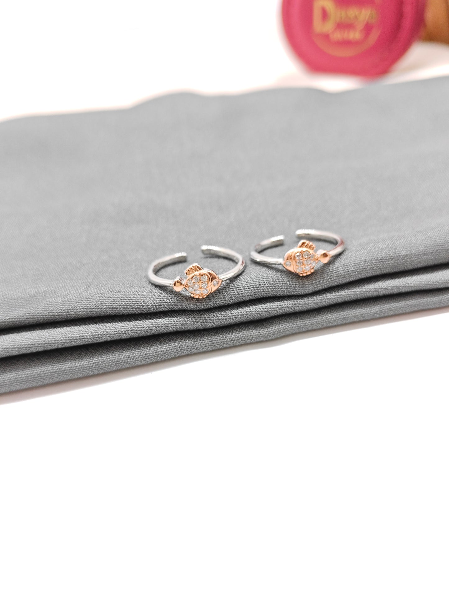 925 Silver Two Tone Rose With Silver Colour Fish Design Toe Rings