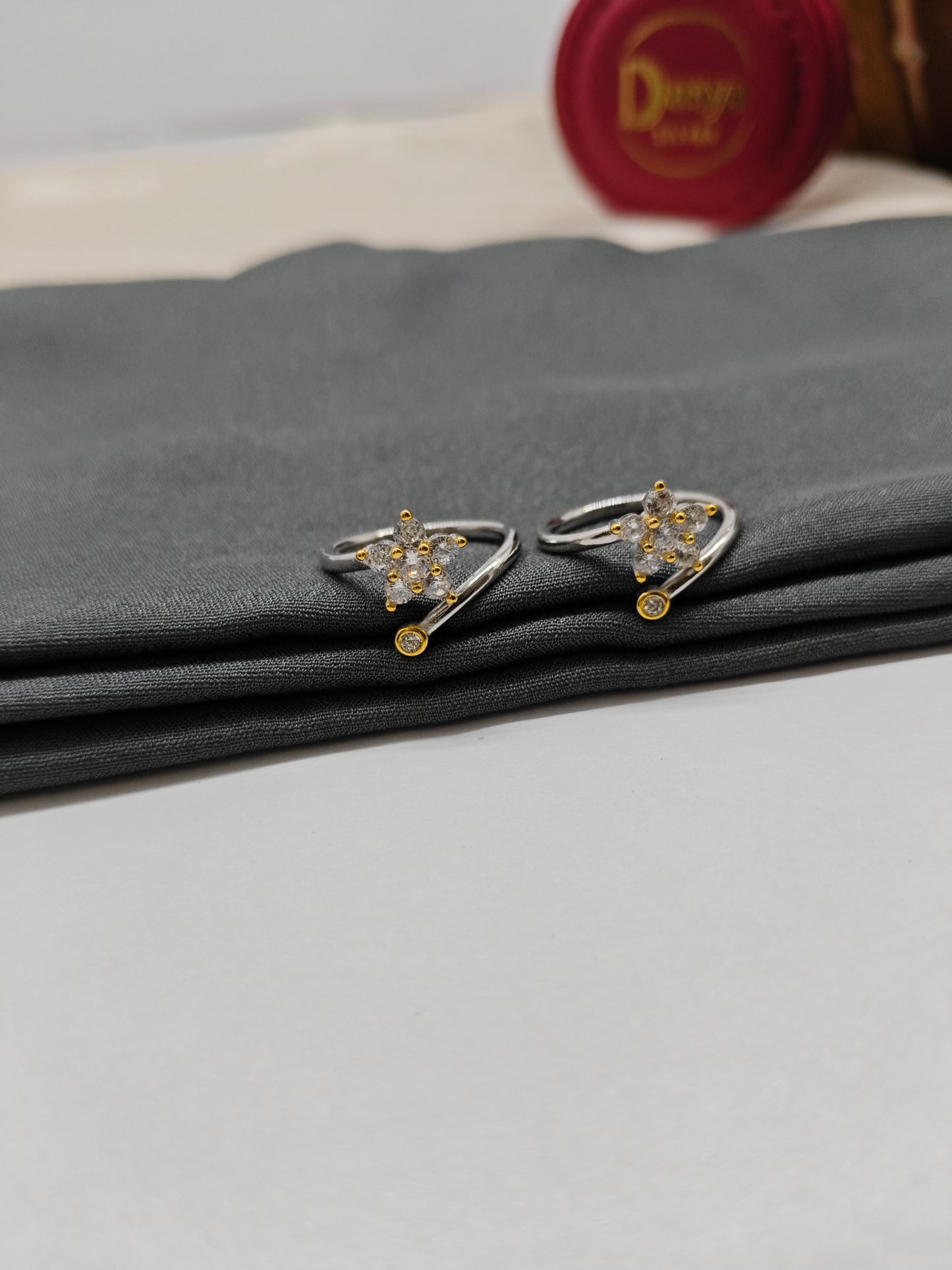 925 Silver Two Tone Gold With Silver Colour 7 Stone Toe Rings