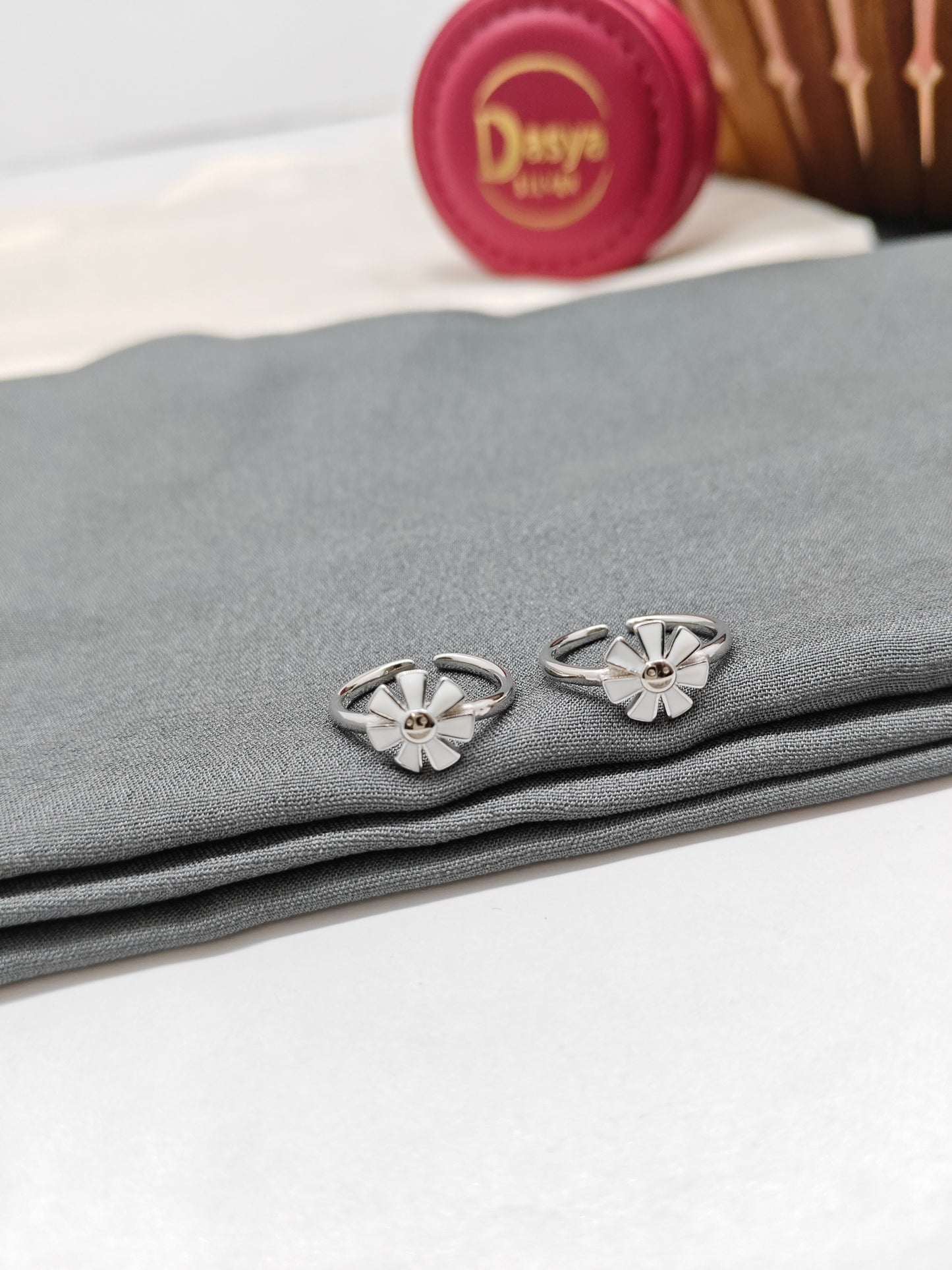 925 Silver White Enamel Colour Flower Design Toe Rings