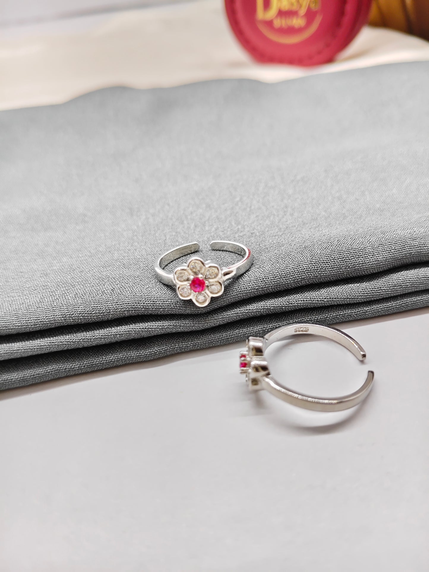 925 Silver Ruby With White Stone Big Star Design Toe Rings