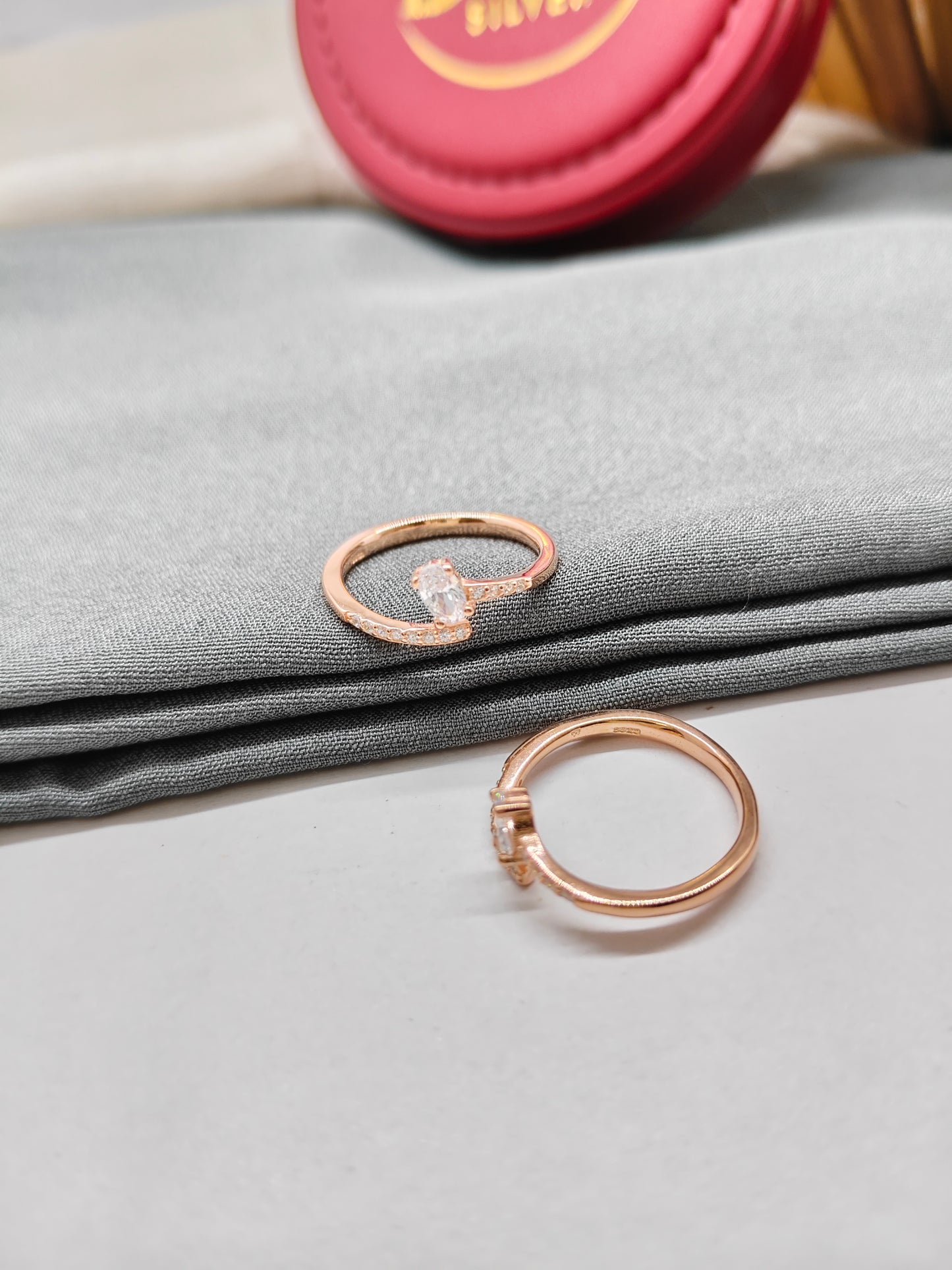 925 Silver Rose Gold Colour Big Oval White Stone Design Toe Rings