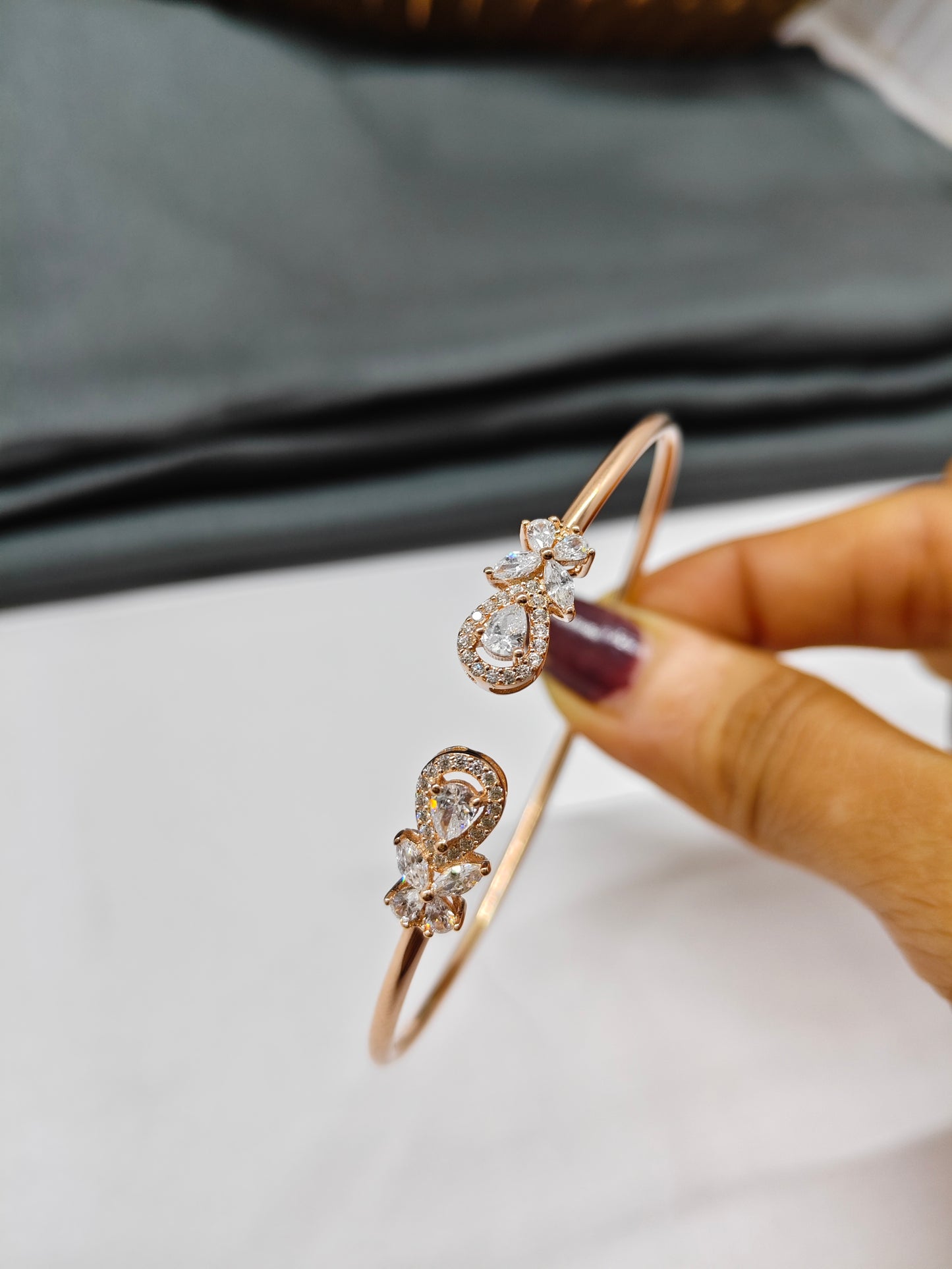 925 Silver Rose Gold Colour Oval White Stone Design Kada