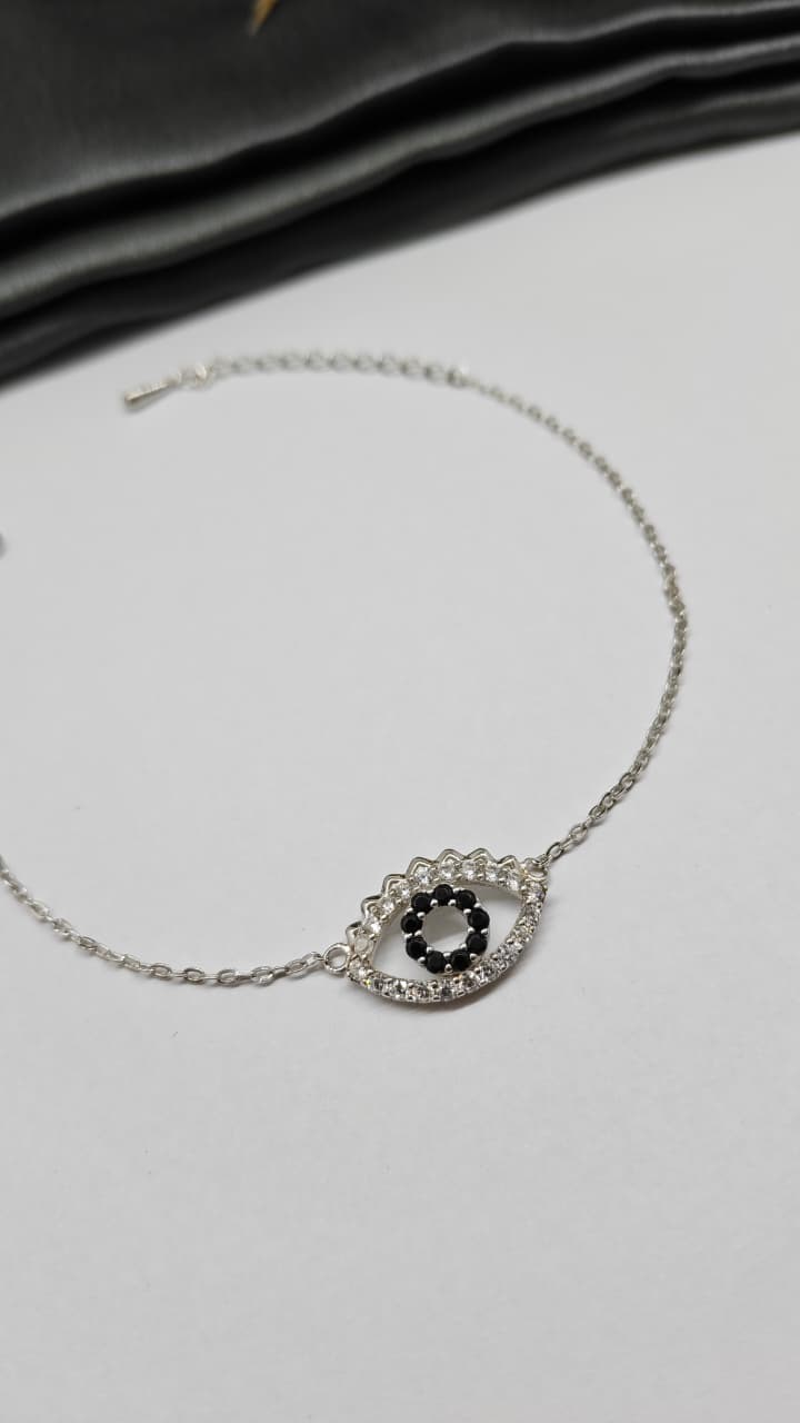 925 Silver In Regular Colour Evil Eye Black And White Stone Design Bracelet