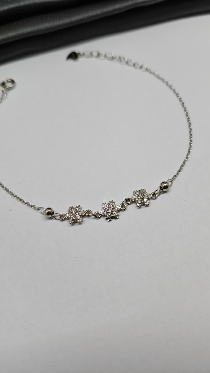 925 Silver In Regular Colour 3 Star White Stone Design Bracelet