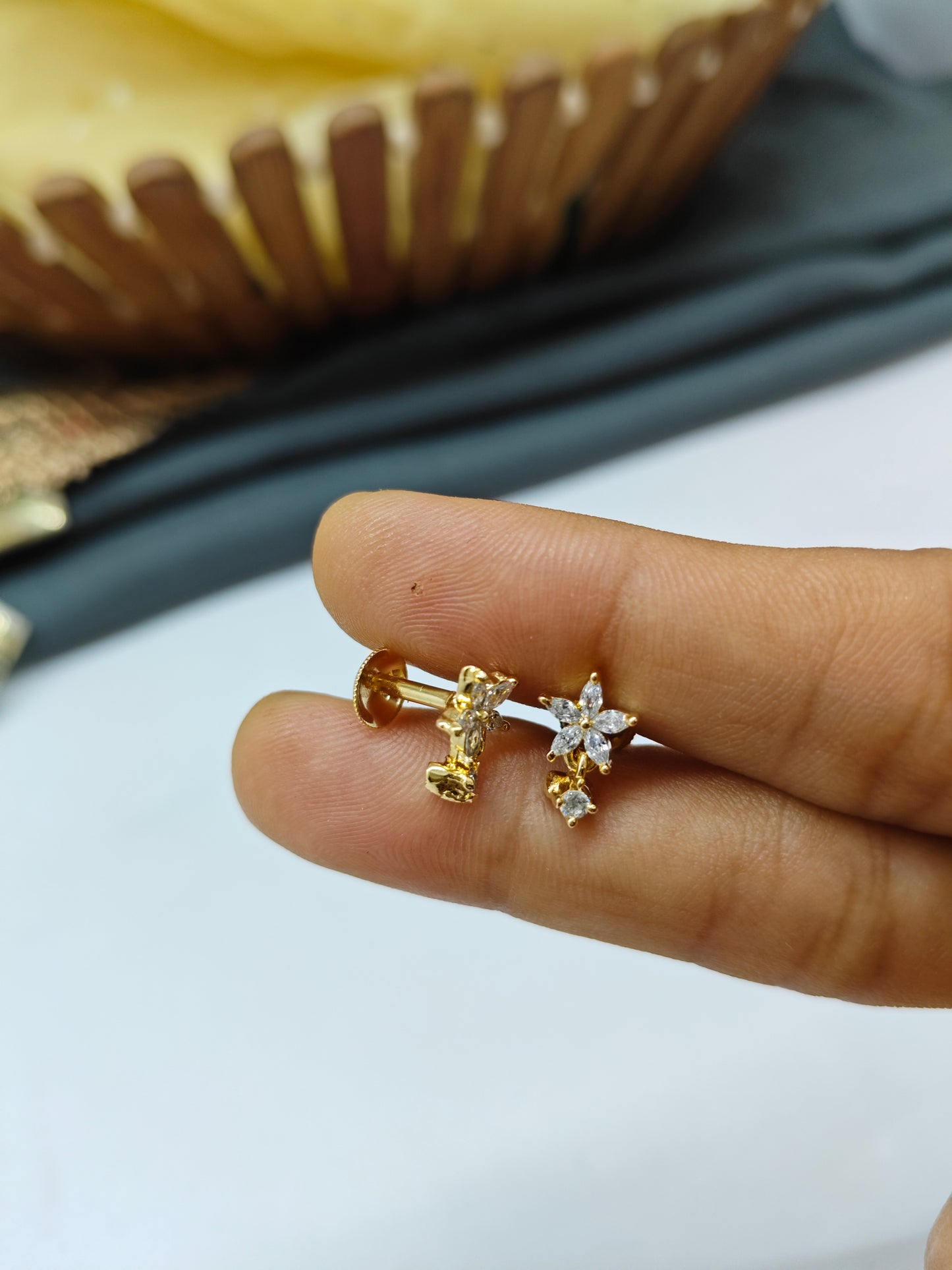 925 Silver Gold Small Star Thongal Design With White Stone Earrings
