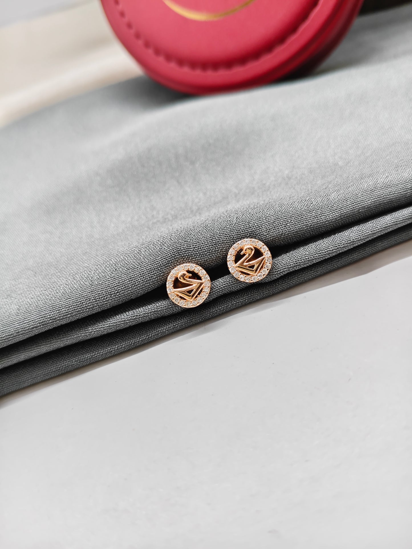 925 Silver Rose Gold Small Round Swan Earrings