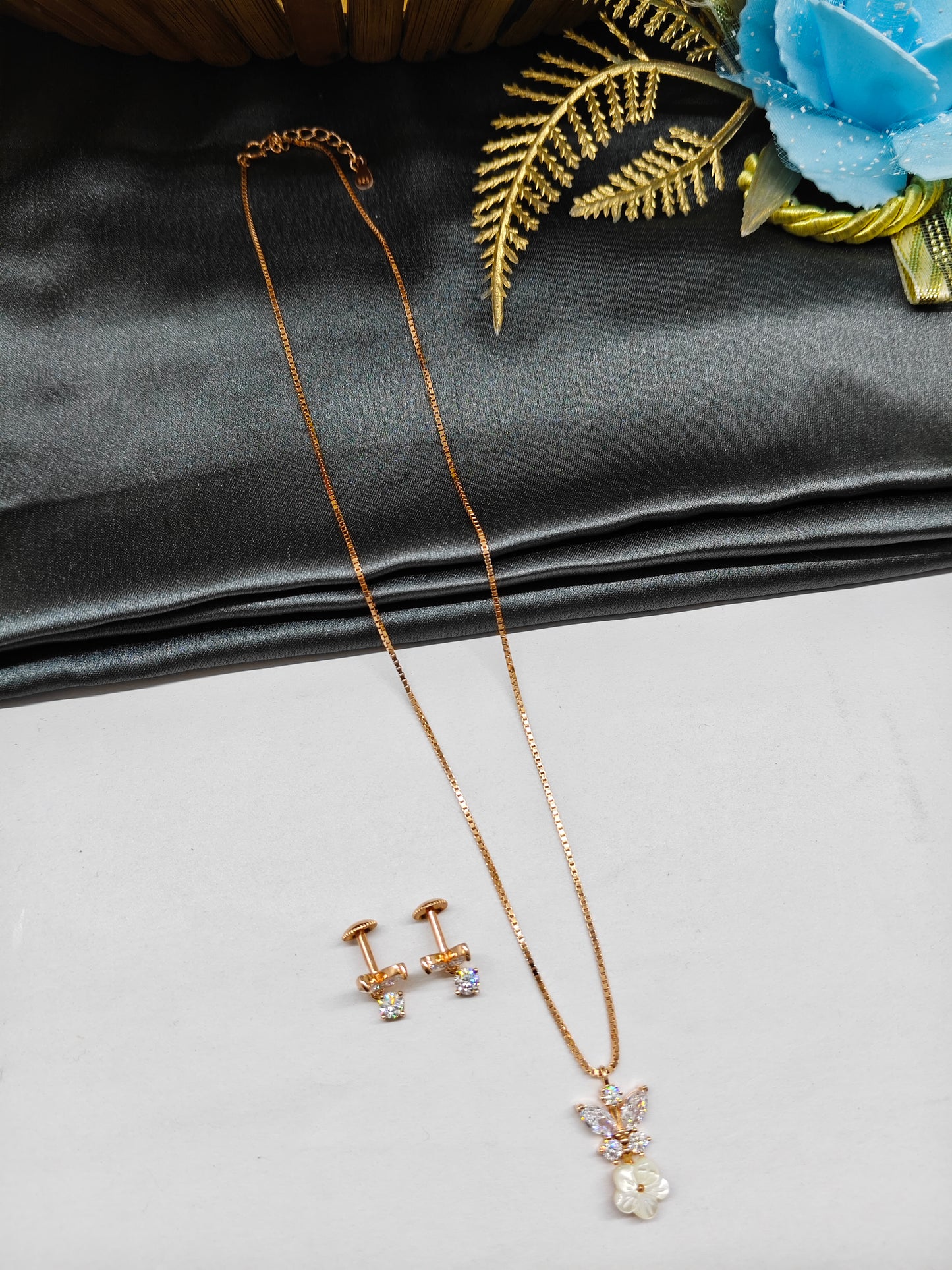 925 Silver Rose Gold Colour MOP Flower Design Stone Set With Earring