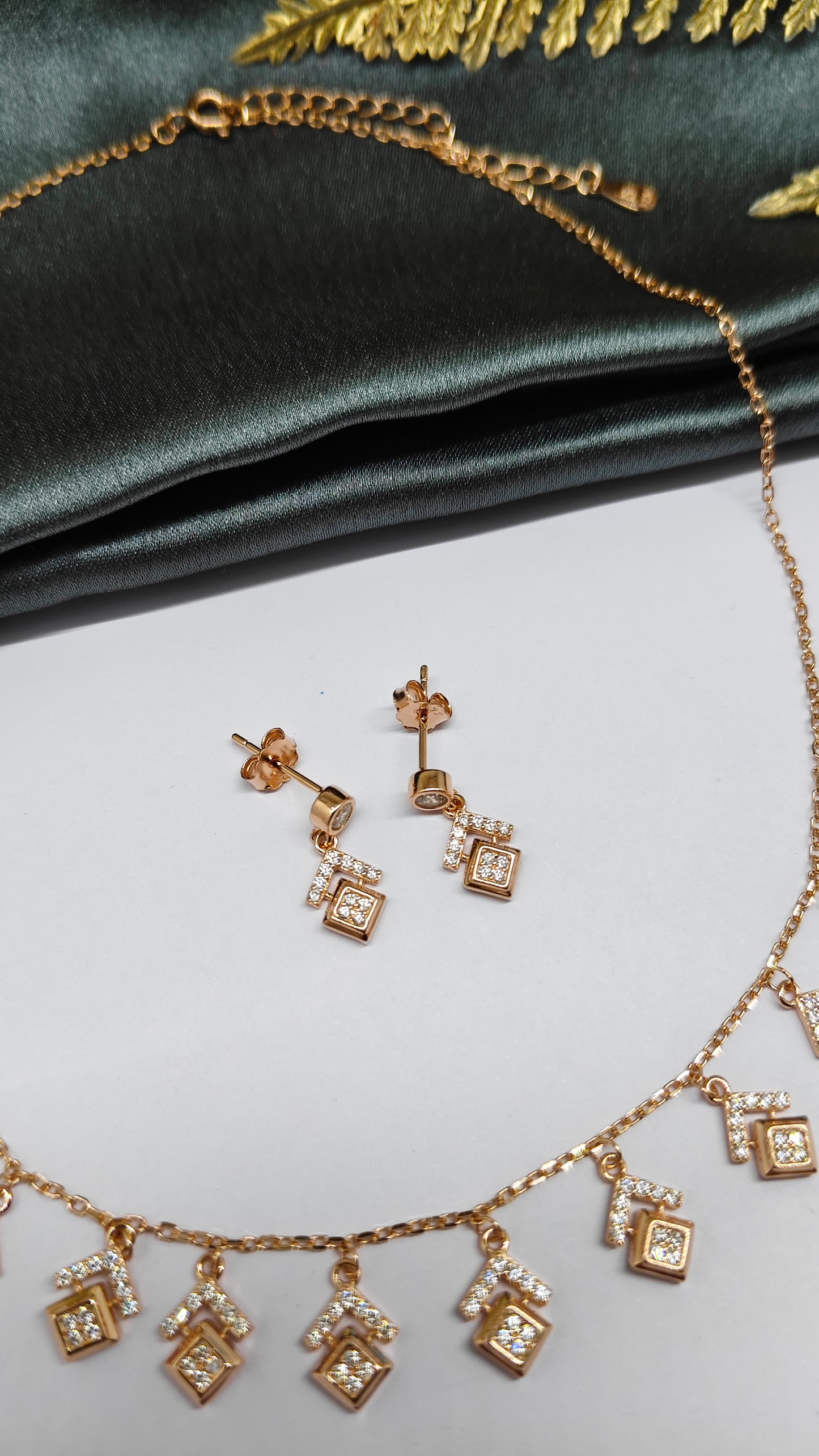 925 Silver Rose Gold Colour Hanging Design White Stone Necklace Set