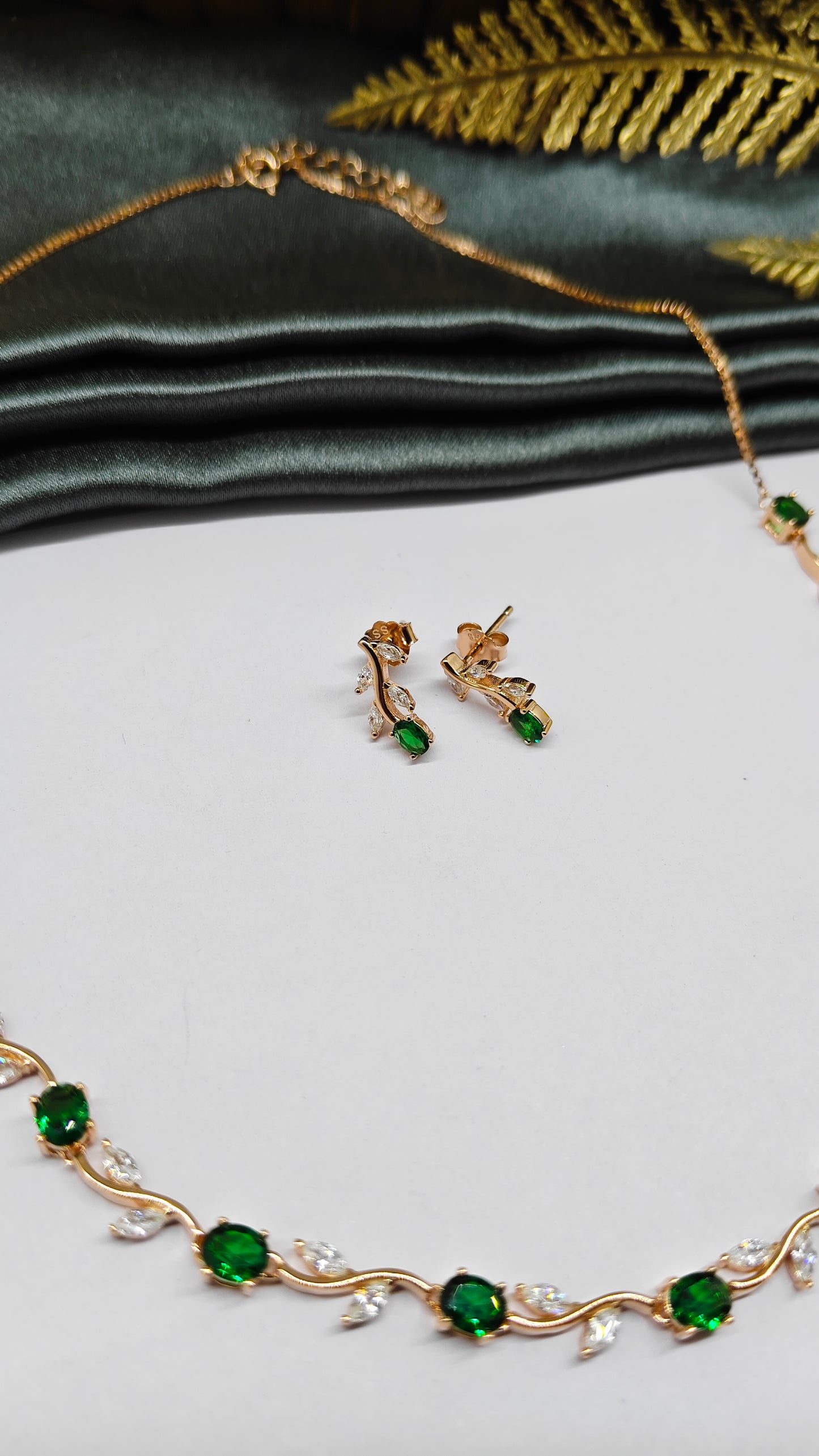 925 Silver Rose Gold Colour White And Green Stone Design Necklace Set