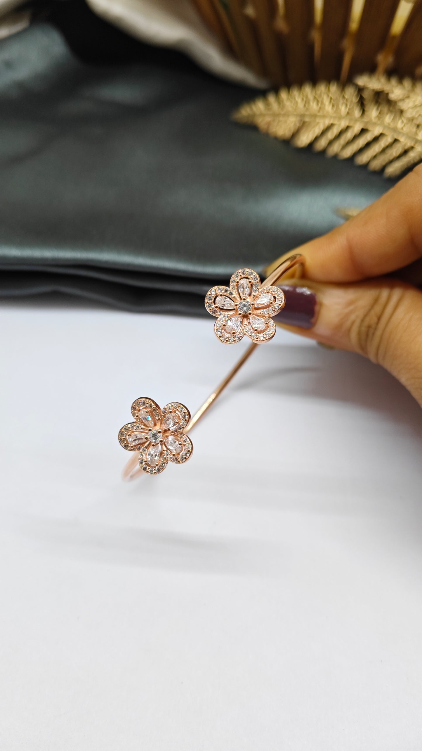 925 Silver Rose Gold Colour Flower With White Stone Design Kada