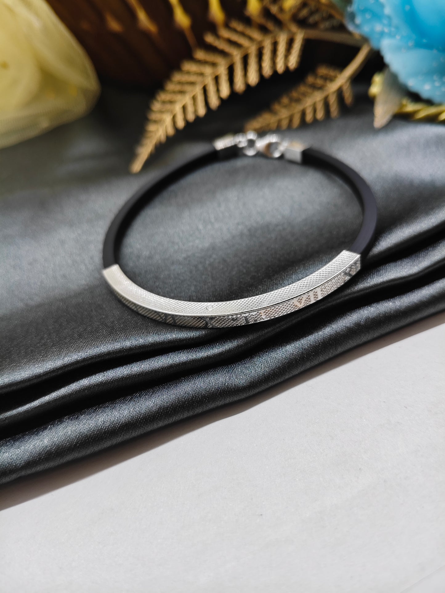 925 Silver Adults Black Rubber Band With Pure 925 Silver Bracelets