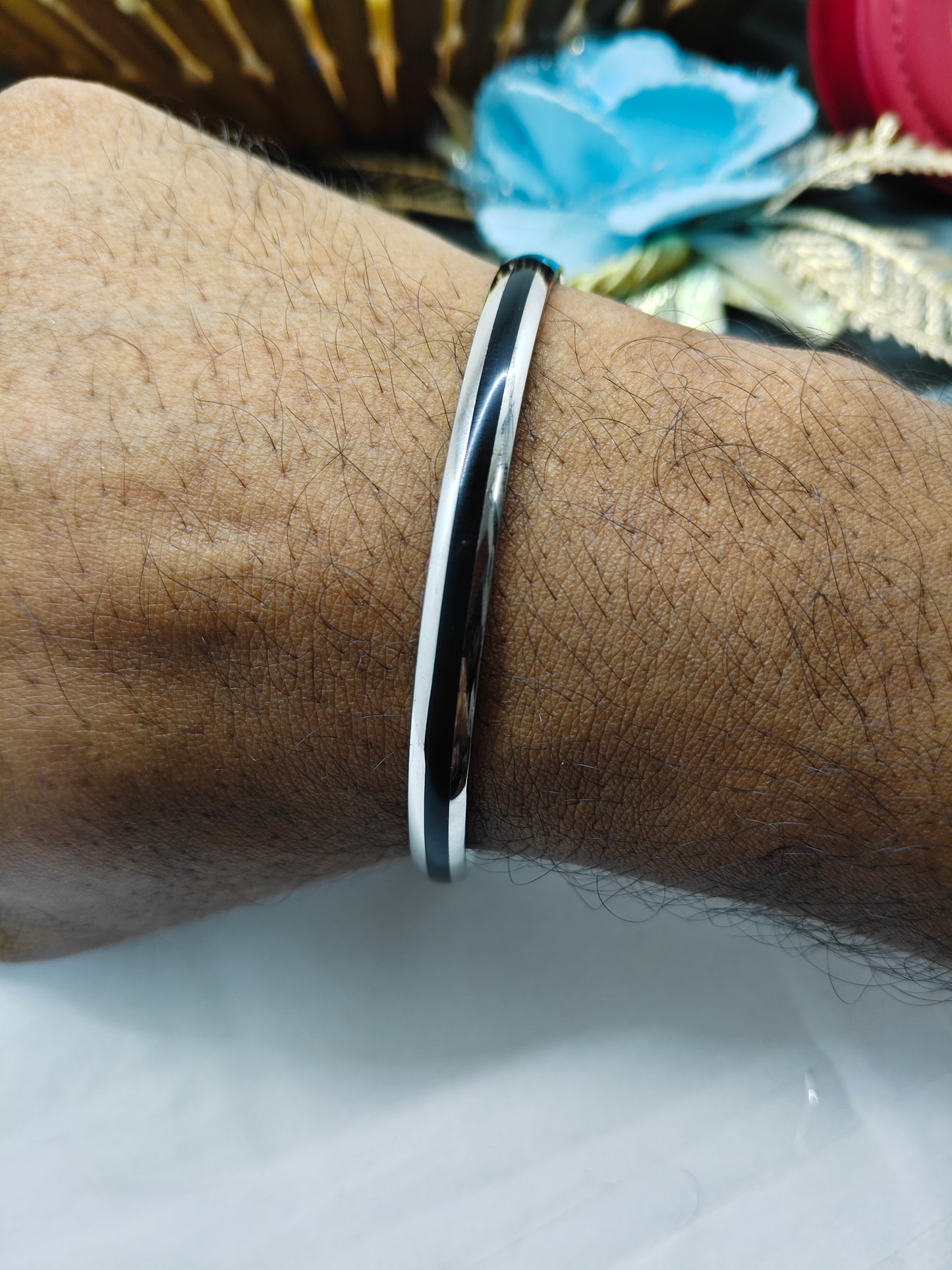 925 Silver Men's Full Silver Finish With Black Line Design Kada