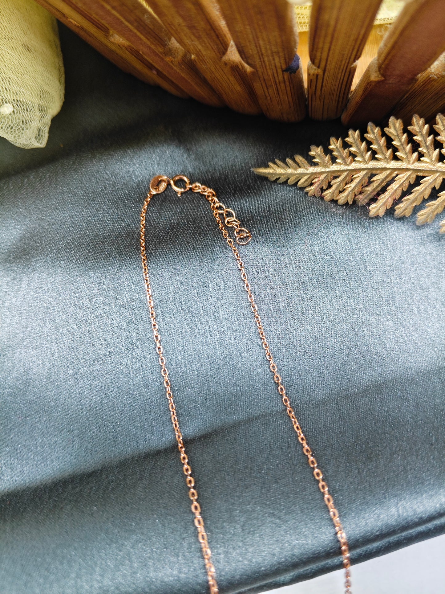 925 Silver Rose Gold Colour Crown Design White Stone Chain Pendant