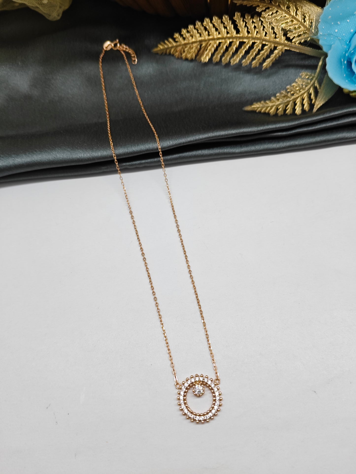 925 Silver Rose Gold Colour Round Design White Stone Chain Pendant