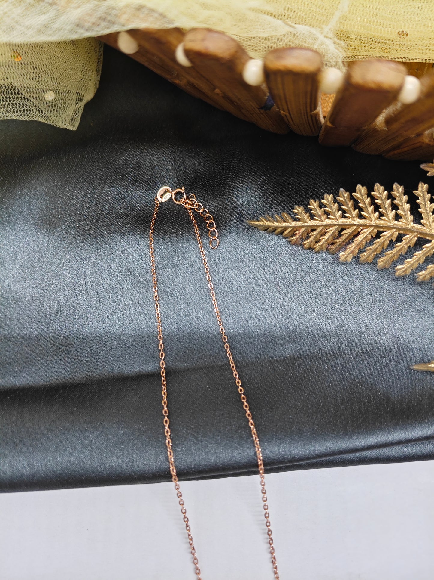 925 Silver Rose Gold Colour Round Design White Stone Chain Pendant