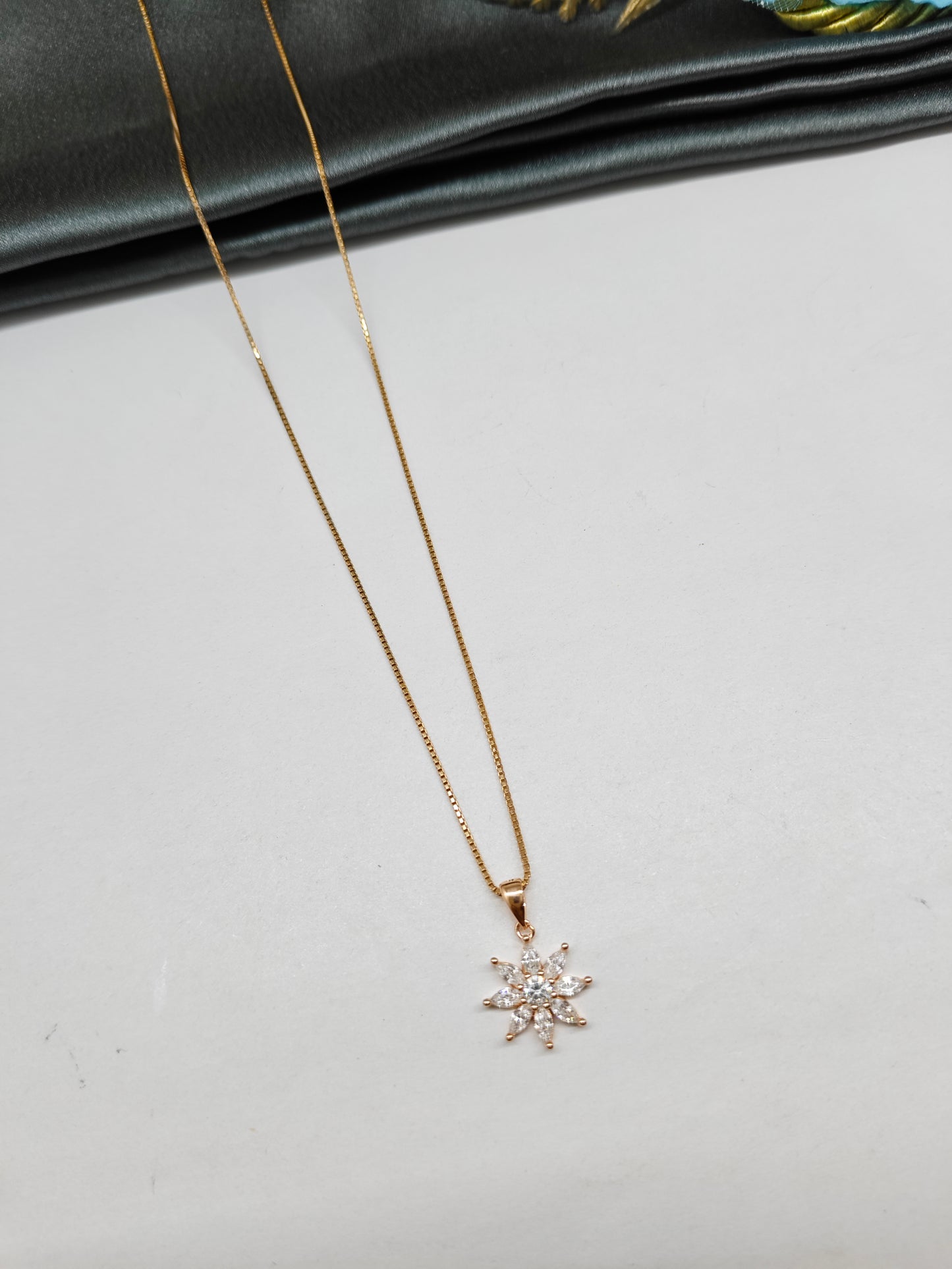 925 Silver Rose Gold Colour Star Design White Stone Chain With Pendant
