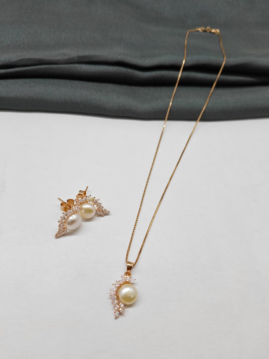 925 Silver Rose Gold Colour Pearl In Shell Design Set