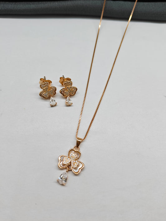 925 Silver Rose Gold Colour MOP In Flower Design With Stone Set