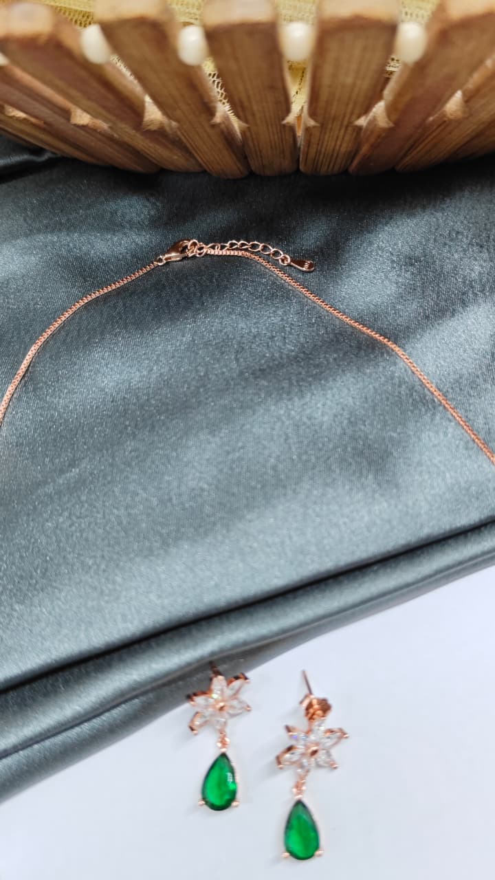 925 Silver Rose Gold Colour White With Green Stone Star Hanging Design Set With Earring