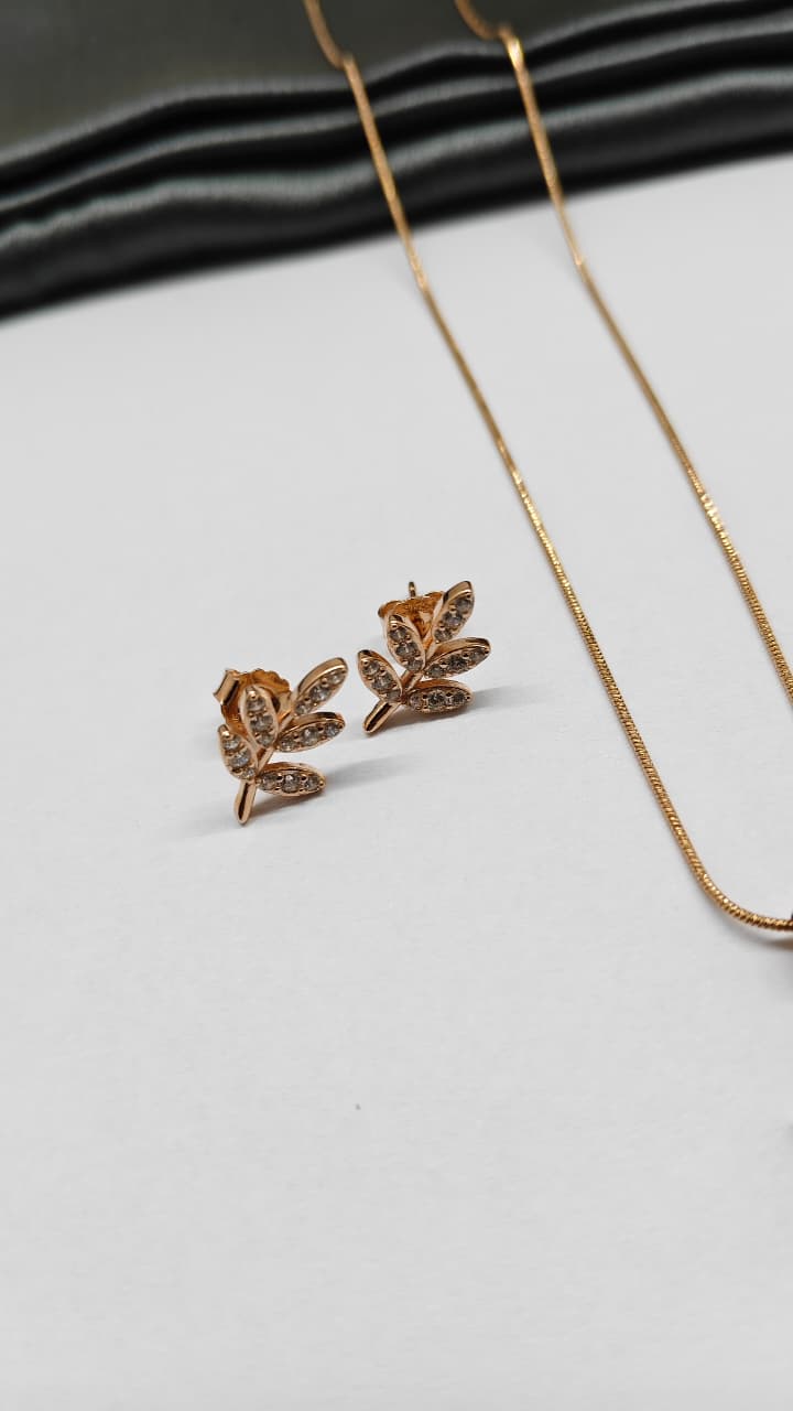 925 Silver Rose Gold Colour Big Leaf With White Stone Design Chain Pendant Set With Earrings