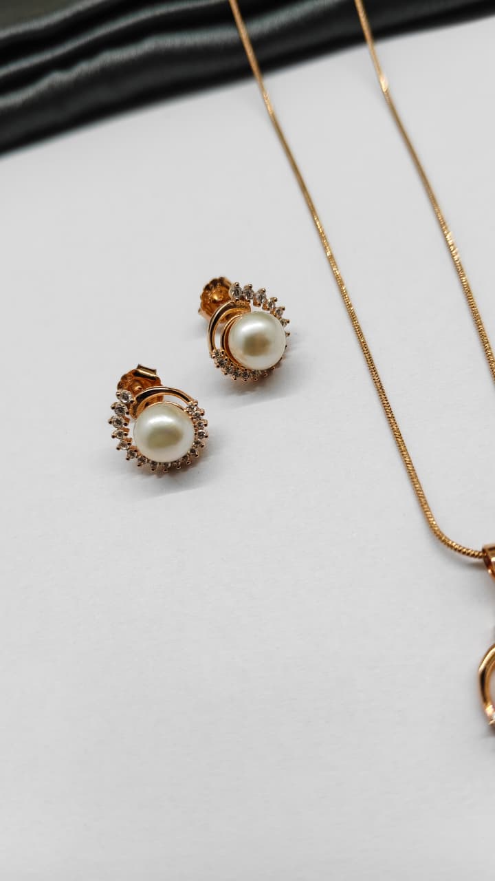 925 Silver Rose Gold Colour Pearl With White Stone Design Chain Pendant Set With Earrings