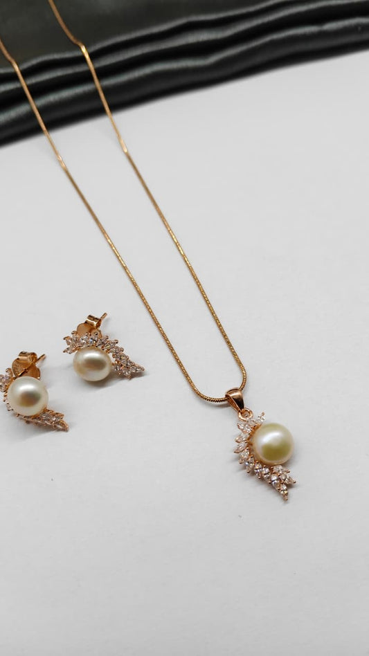 925 Silver Rose Gold Colour Pearl With White Stone Design Chain Pendant Set With Earrings