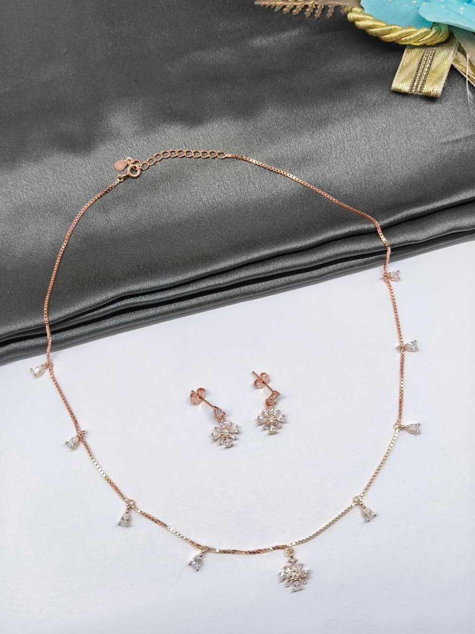 925 Silver Rose Gold Colour Star With Drops Hanging Design Stone Necklace Set