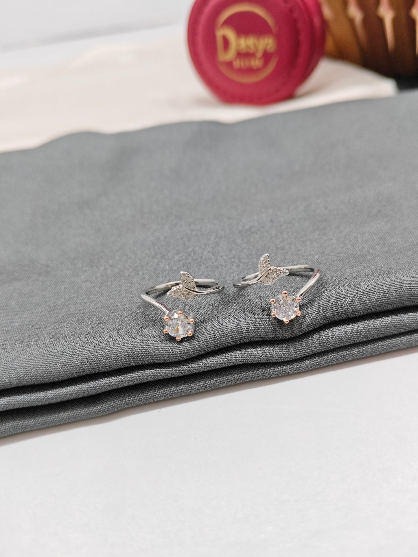 925 Silver Two Tone Rose With Silver Colour Tail Design Toe Rings