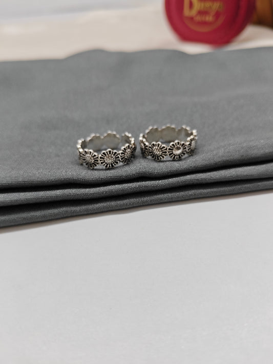 925 Silver Oxidized Sunflower Design Toe Rings