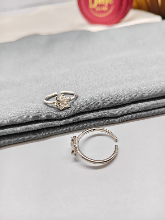 925 Silver White Stone Flower Design Toe Rings