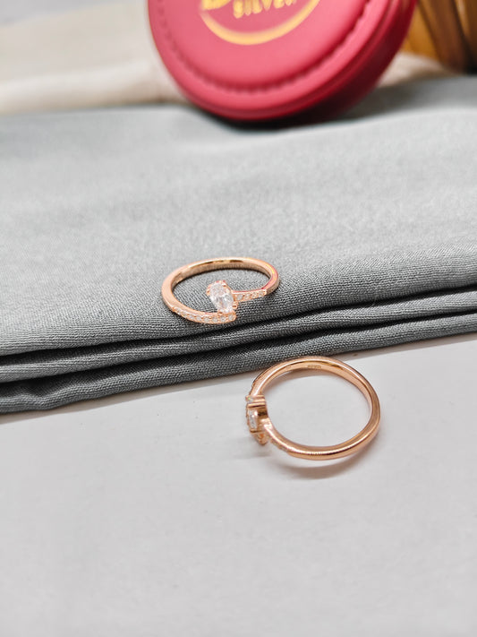 925 Silver Rose Gold Colour Big Oval White Stone Design Toe Rings