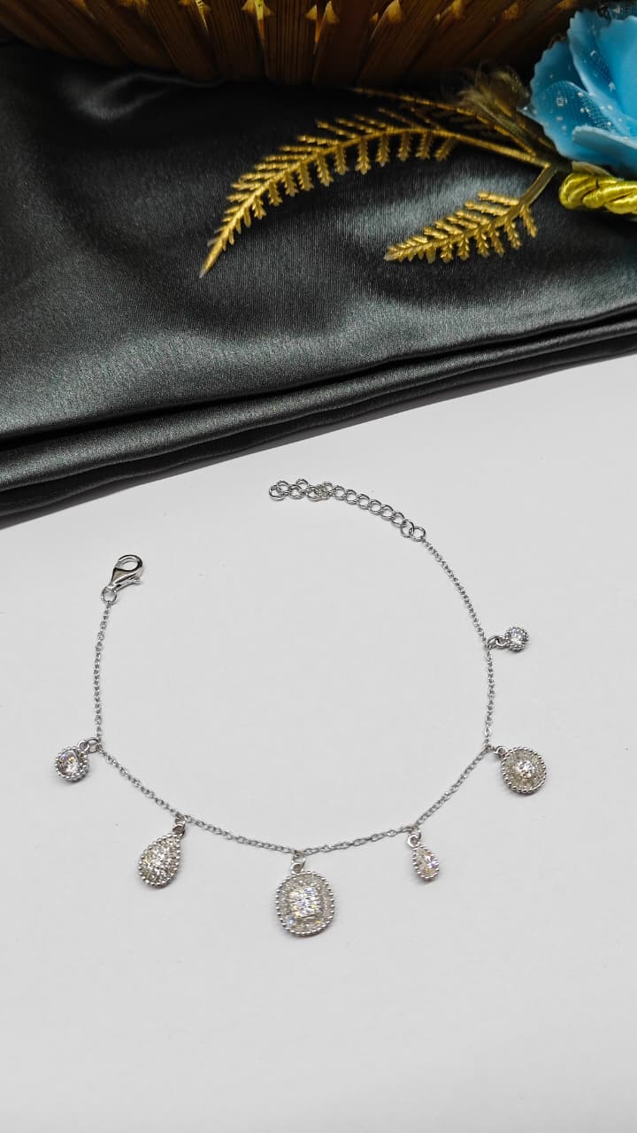925 Silver In Regular Colour Hanging Round\ Box With White Stone Design Bracelet