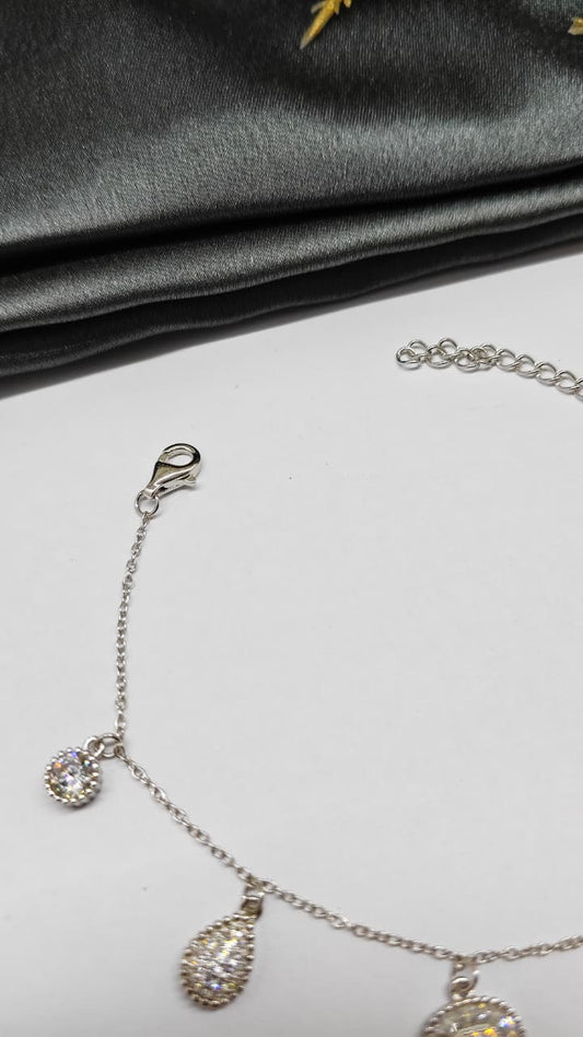 925 Silver In Regular Colour Hanging Round\ Box With White Stone Design Bracelet