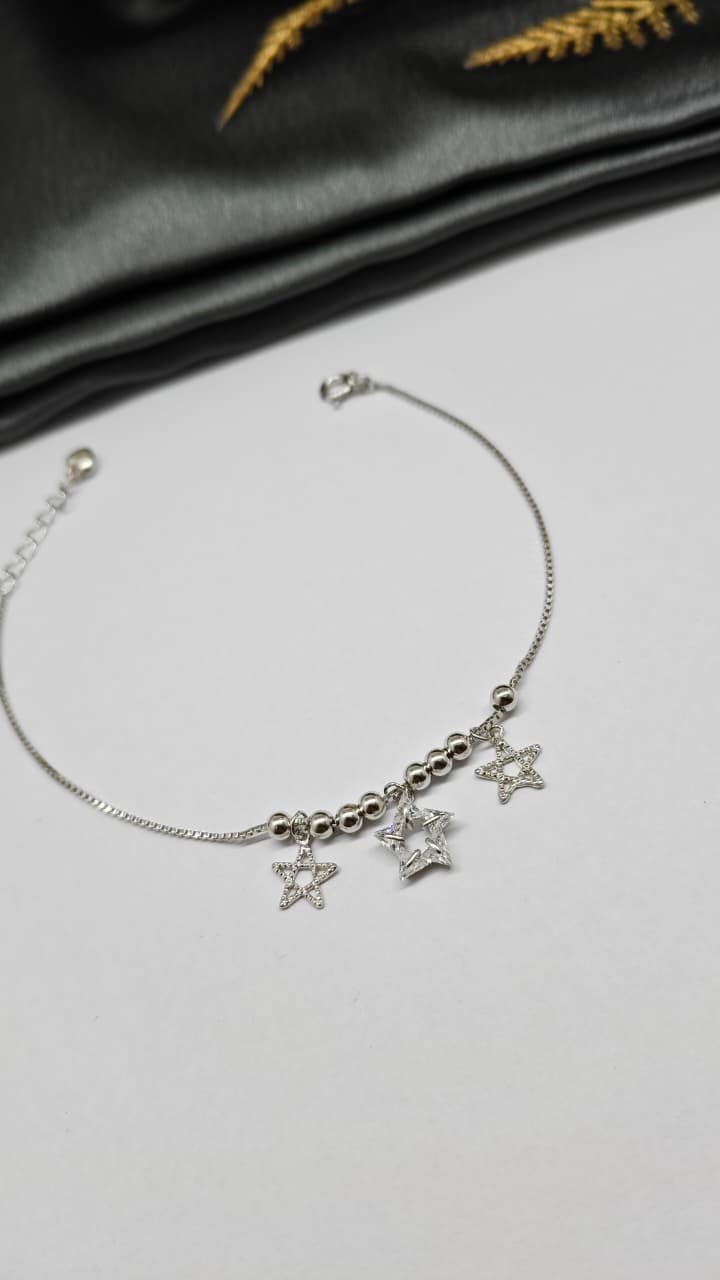 925 Silver In Regular Colour Hanging Star White Stone Design Bracelet