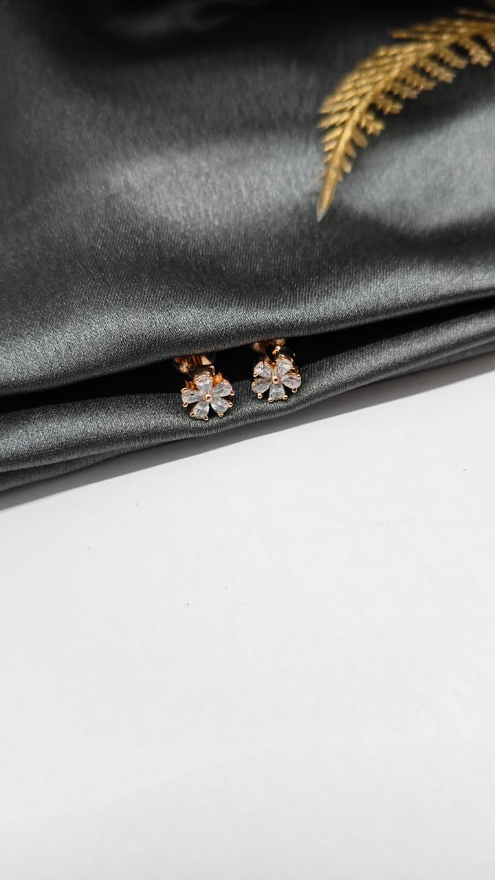 925 Silver Rose Gold 5 Stone Flower Design With White Stone Earrings