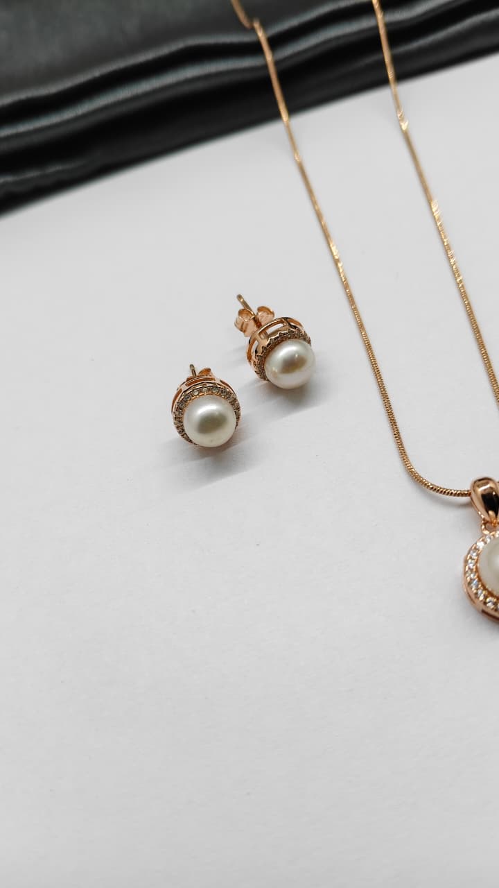 925 Silver Rose Gold Colour Pearl With White Stone Design Chain Pendant Set With Earrings