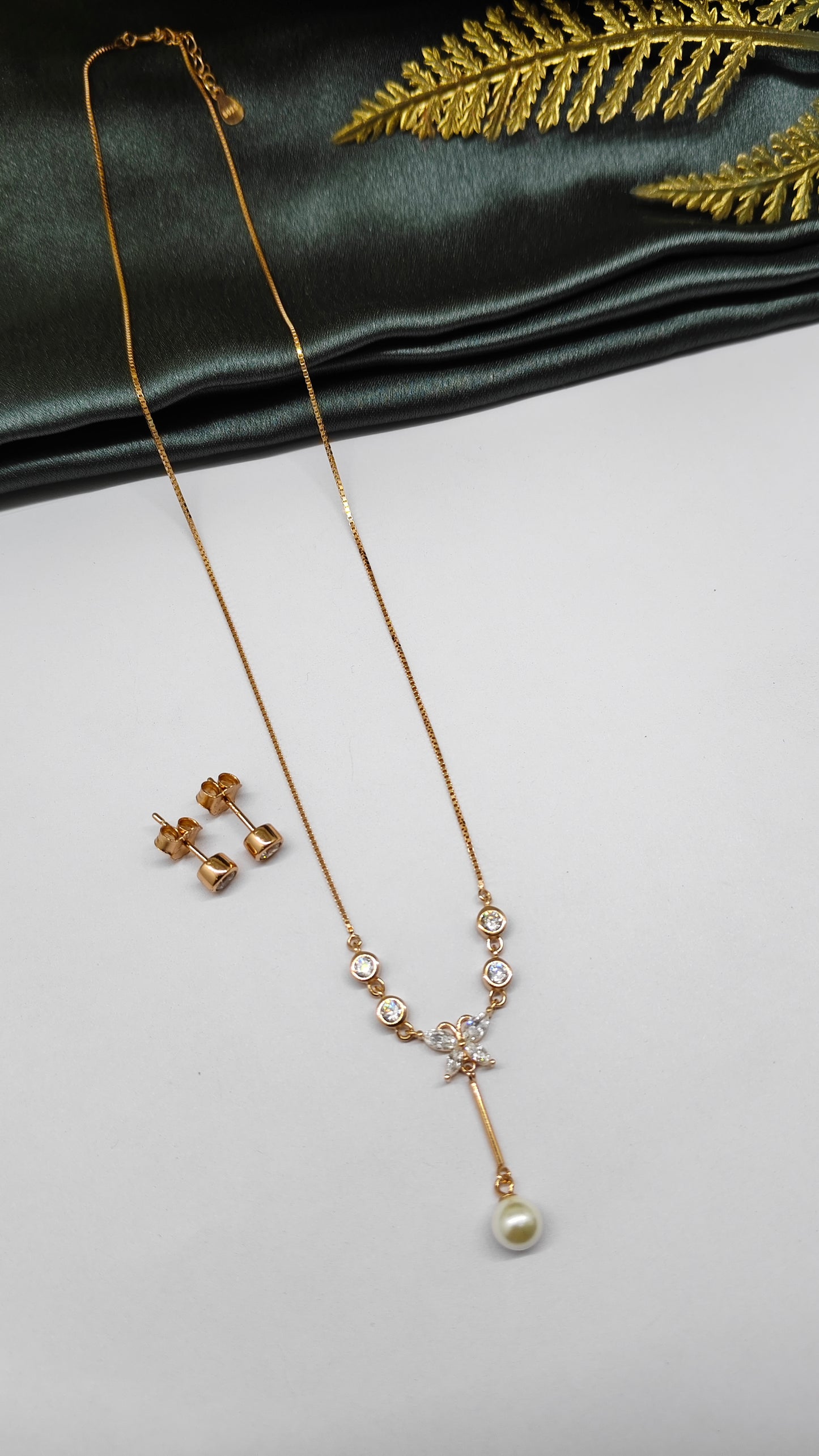 925 Silver Rose Gold Colour White Stone With Pearl Hanging Design Necklace Set