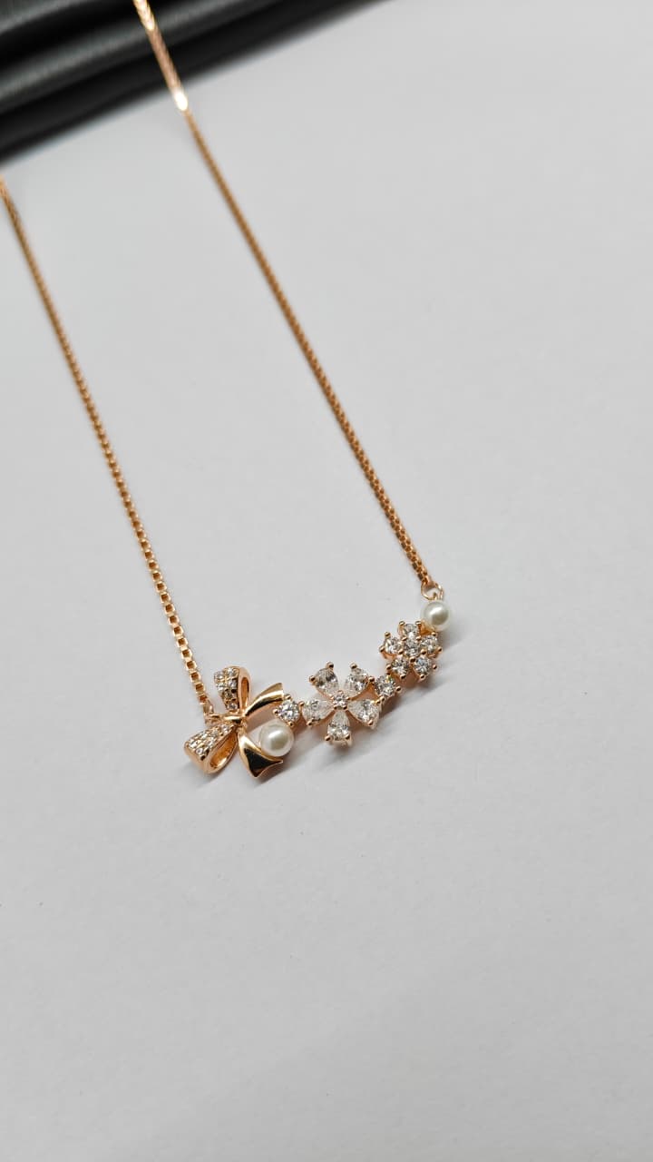 925 Silver Rose Gold Colour Pearl With Flower Design White Stone Chain With Pendant